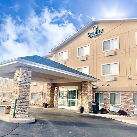 Quality Inn & Suites Wisconsin Dells Downtown - Waterparks Area Exteriör bild