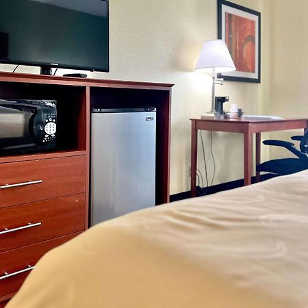 Quality Inn & Suites Wisconsin Dells Downtown - Waterparks Area Exteriör bild