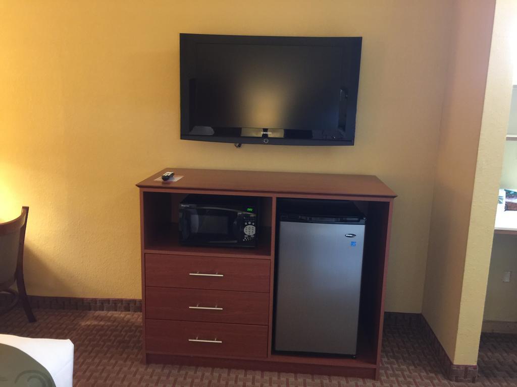 Quality Inn & Suites Wisconsin Dells Downtown - Waterparks Area Exteriör bild