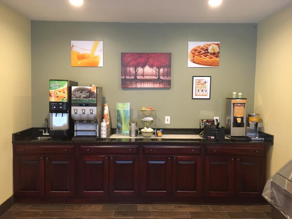 Quality Inn & Suites Wisconsin Dells Downtown - Waterparks Area Exteriör bild