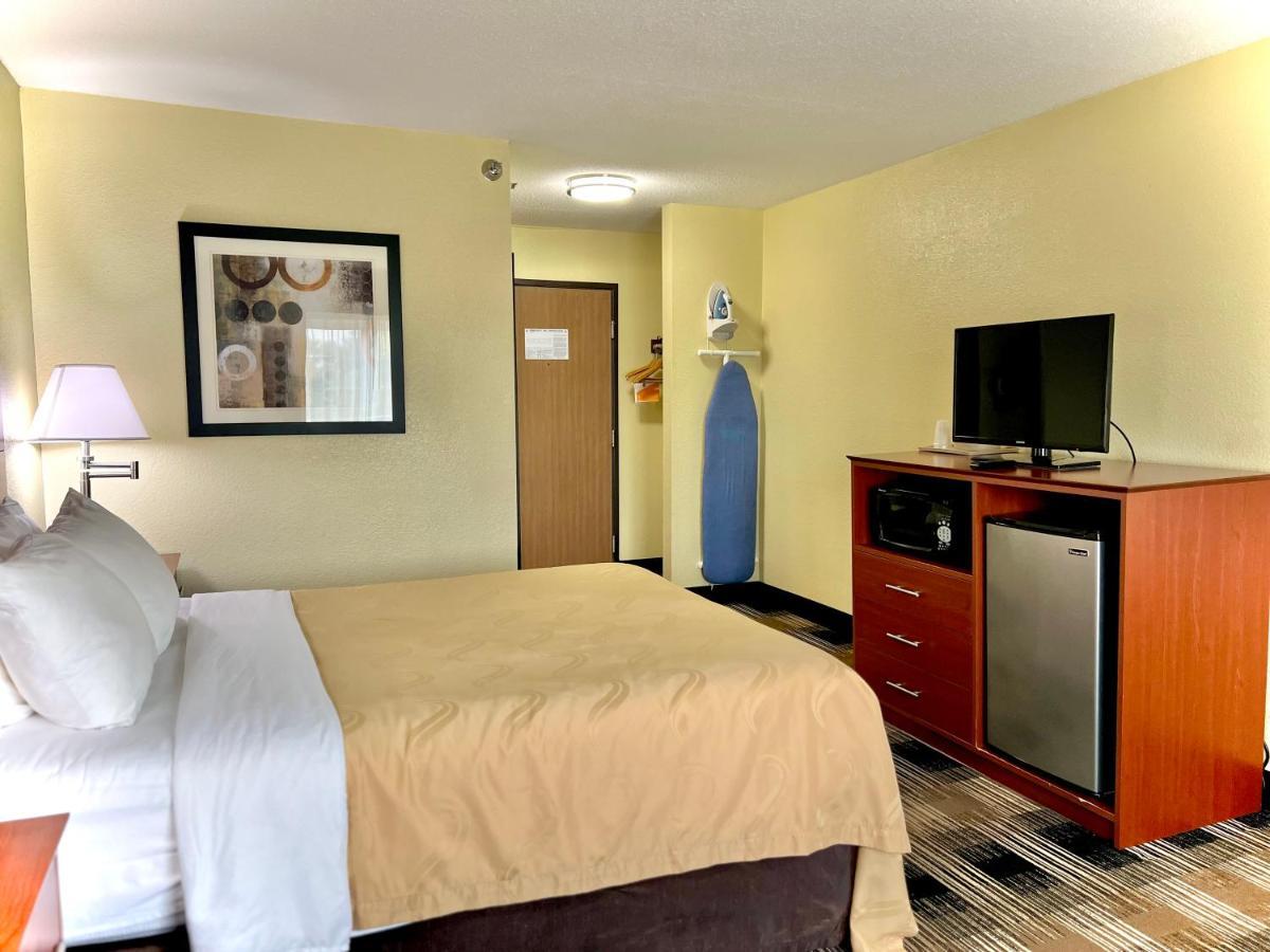 Quality Inn & Suites Wisconsin Dells Downtown - Waterparks Area Exteriör bild