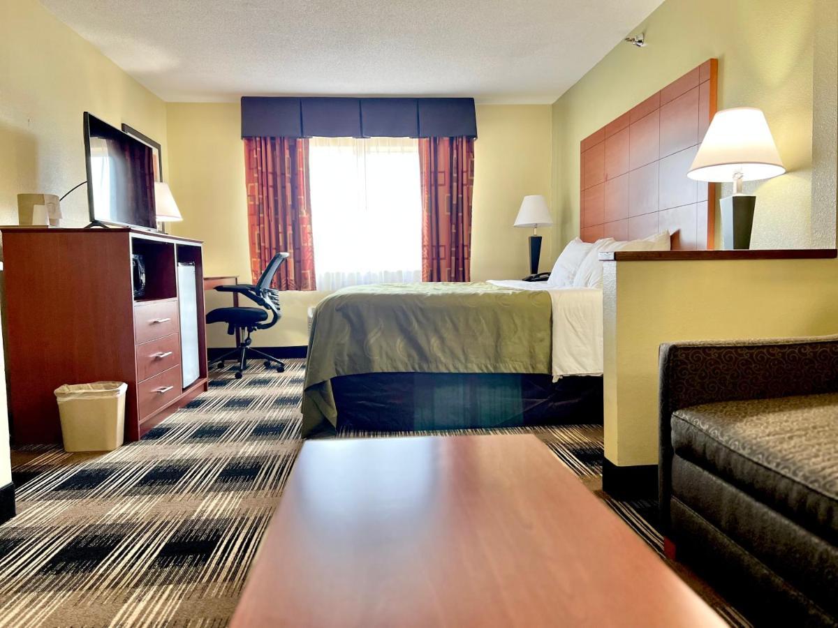 Quality Inn & Suites Wisconsin Dells Downtown - Waterparks Area Exteriör bild