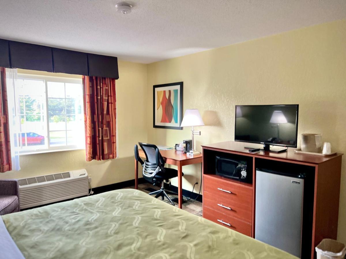 Quality Inn & Suites Wisconsin Dells Downtown - Waterparks Area Exteriör bild