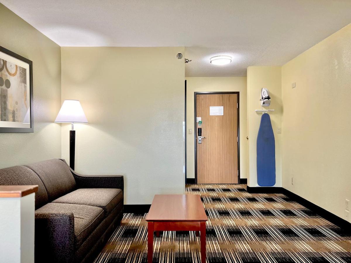 Quality Inn & Suites Wisconsin Dells Downtown - Waterparks Area Exteriör bild