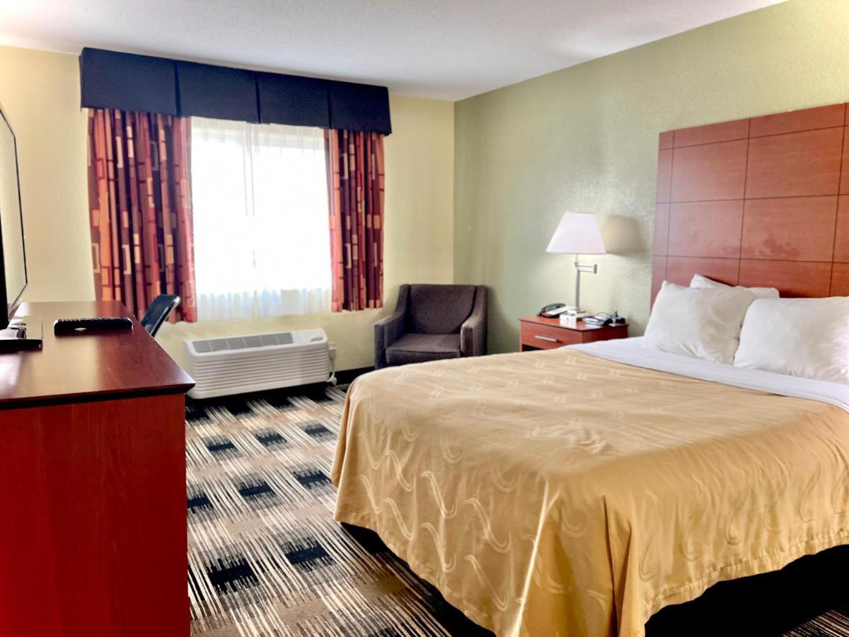 Quality Inn & Suites Wisconsin Dells Downtown - Waterparks Area Exteriör bild