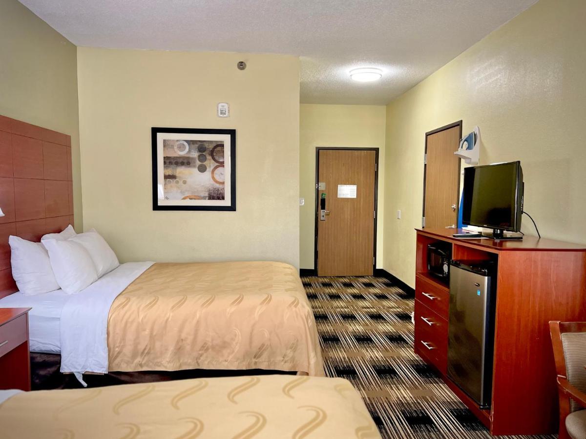 Quality Inn & Suites Wisconsin Dells Downtown - Waterparks Area Exteriör bild