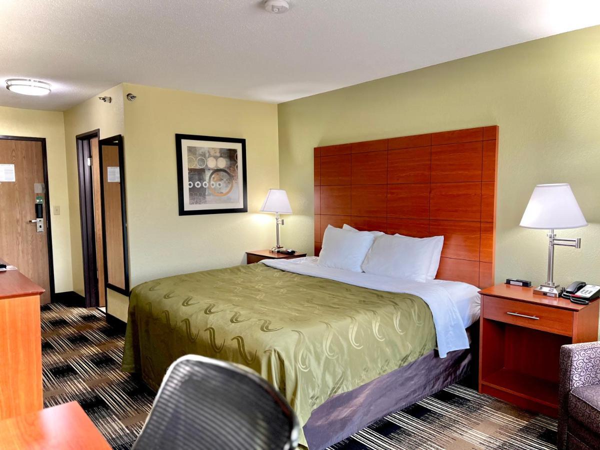Quality Inn & Suites Wisconsin Dells Downtown - Waterparks Area Exteriör bild