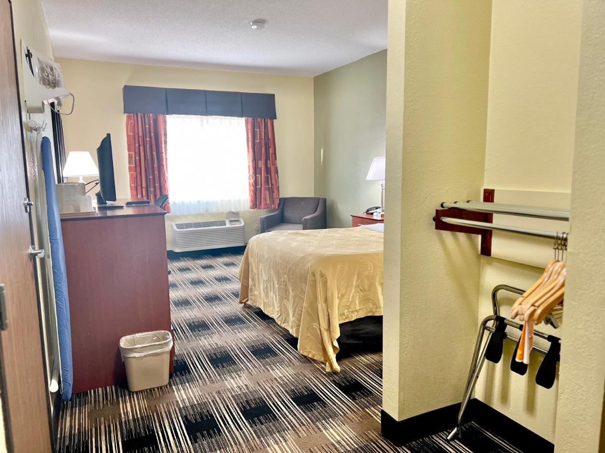 Quality Inn & Suites Wisconsin Dells Downtown - Waterparks Area Exteriör bild