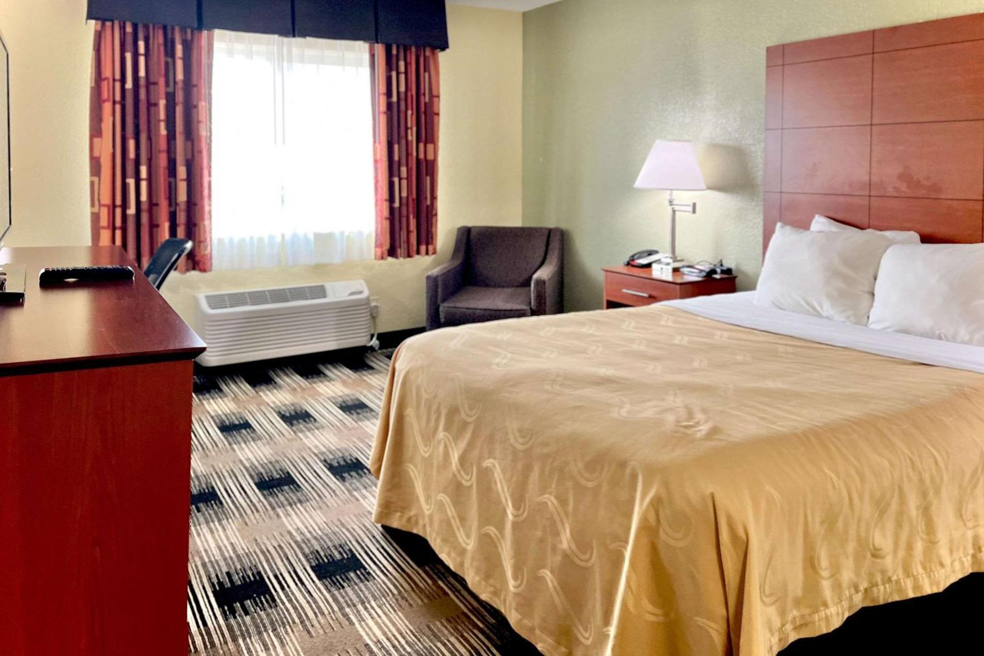 Quality Inn & Suites Wisconsin Dells Downtown - Waterparks Area Exteriör bild