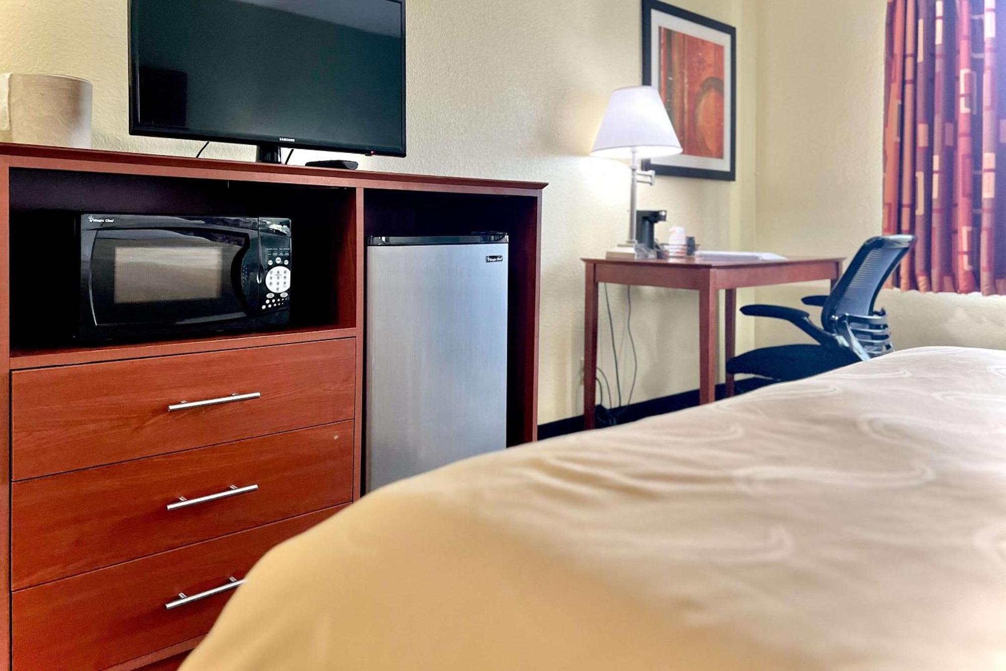 Quality Inn & Suites Wisconsin Dells Downtown - Waterparks Area Exteriör bild