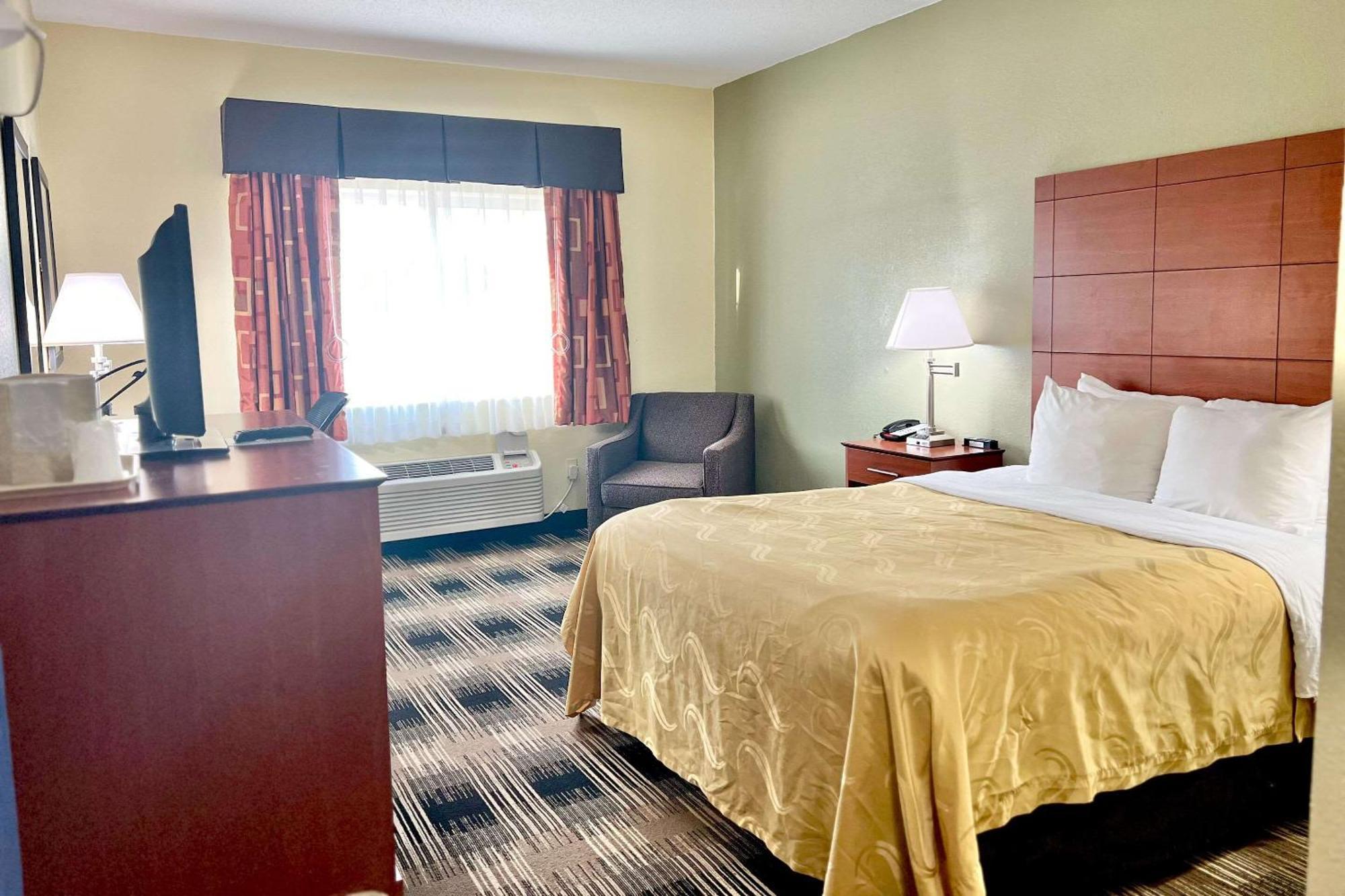 Quality Inn & Suites Wisconsin Dells Downtown - Waterparks Area Exteriör bild