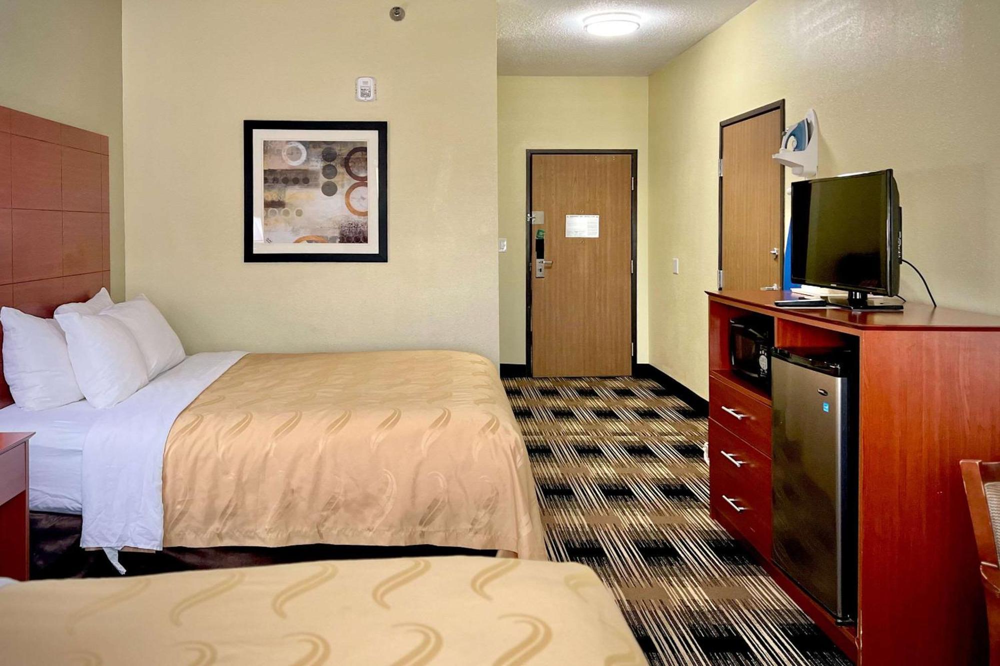 Quality Inn & Suites Wisconsin Dells Downtown - Waterparks Area Exteriör bild