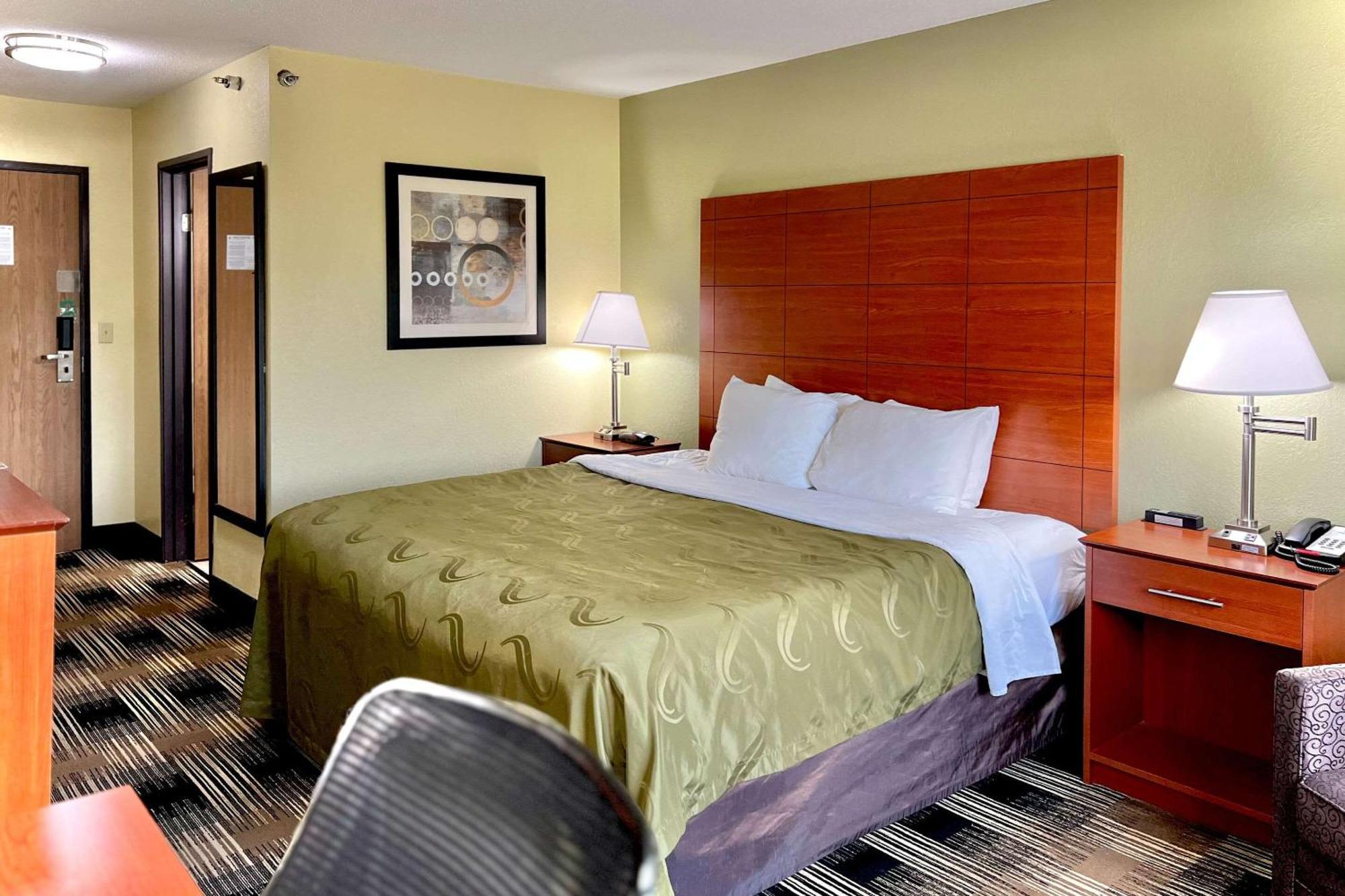 Quality Inn & Suites Wisconsin Dells Downtown - Waterparks Area Exteriör bild
