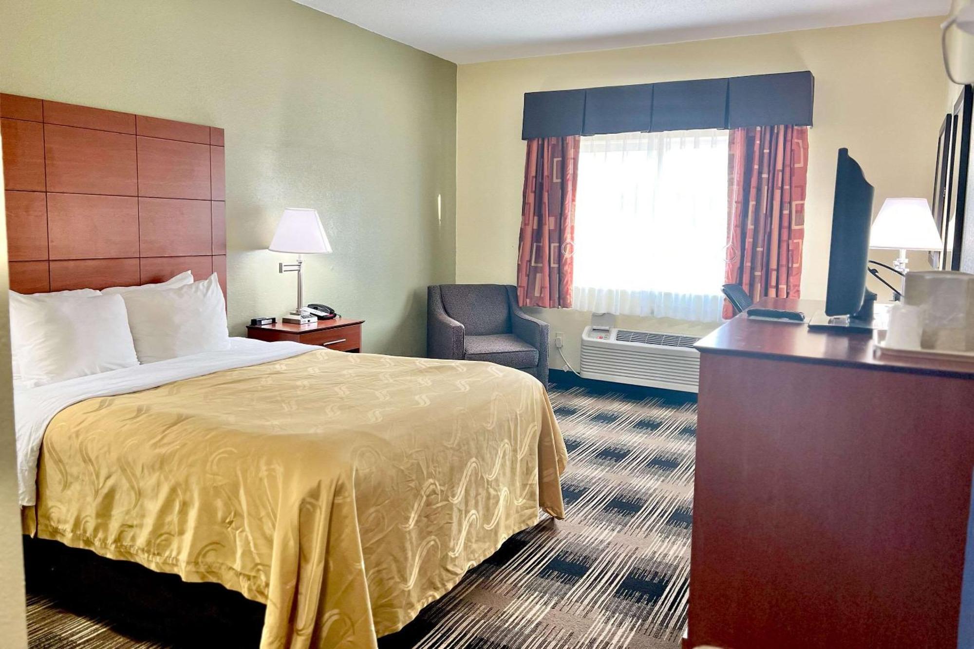 Quality Inn & Suites Wisconsin Dells Downtown - Waterparks Area Exteriör bild