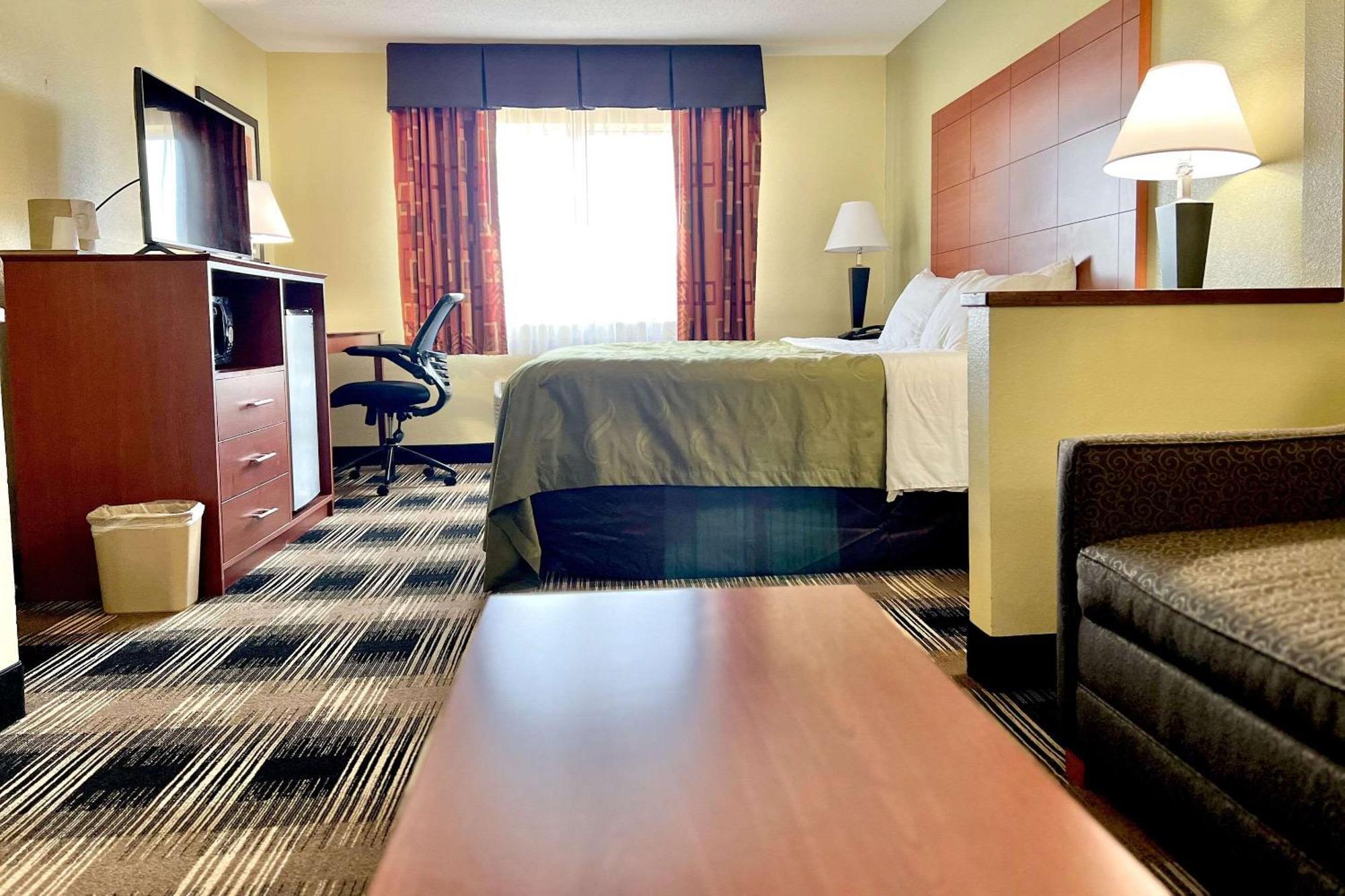 Quality Inn & Suites Wisconsin Dells Downtown - Waterparks Area Exteriör bild