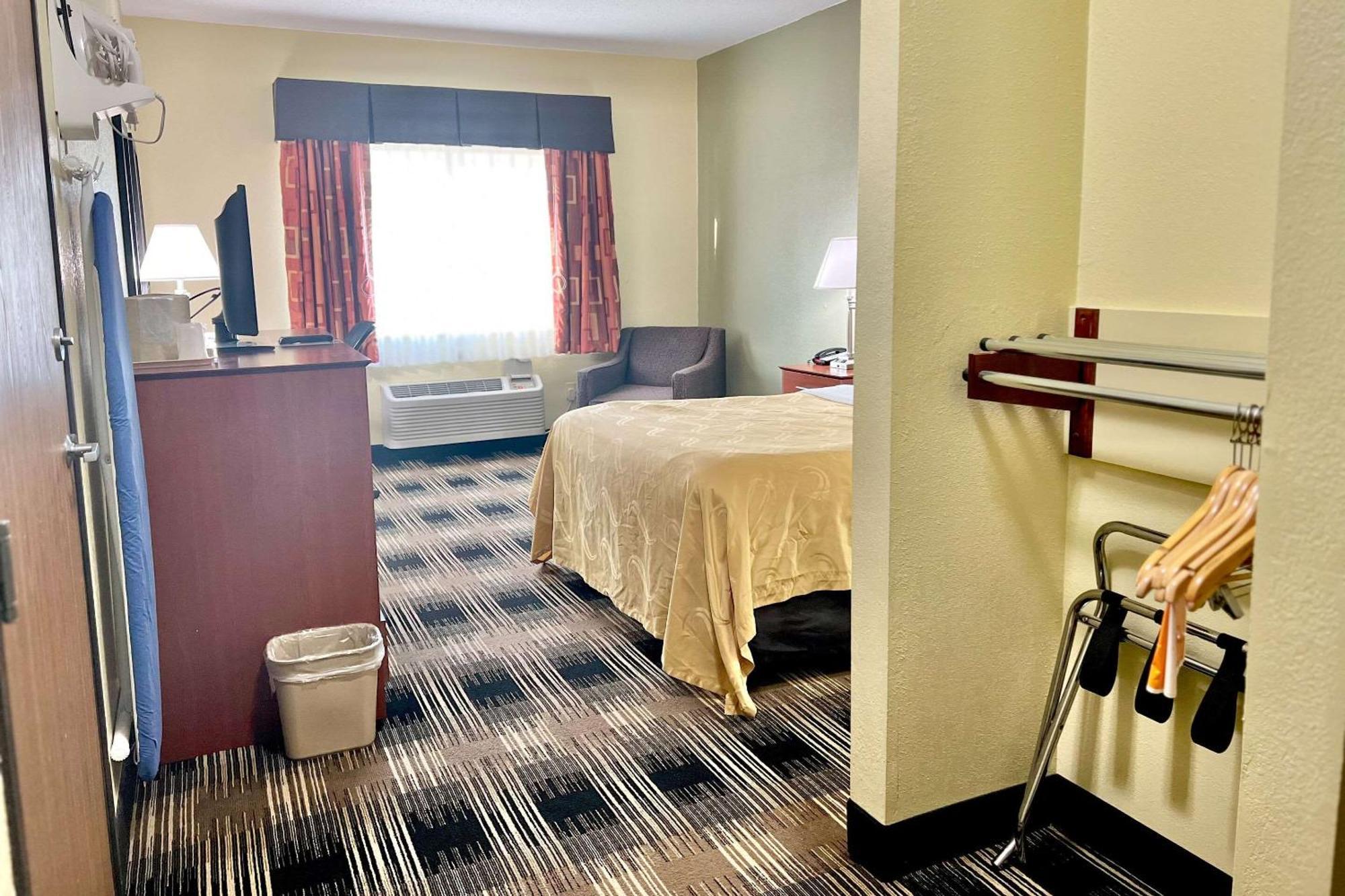 Quality Inn & Suites Wisconsin Dells Downtown - Waterparks Area Exteriör bild